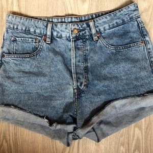 H&M Womens Highwaist Denim Shorts. Size 8.